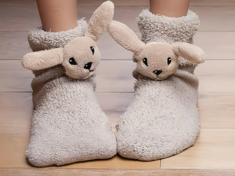 جوراب فانتزی یا ساده؟ کدام انتخاب بهتری است؟