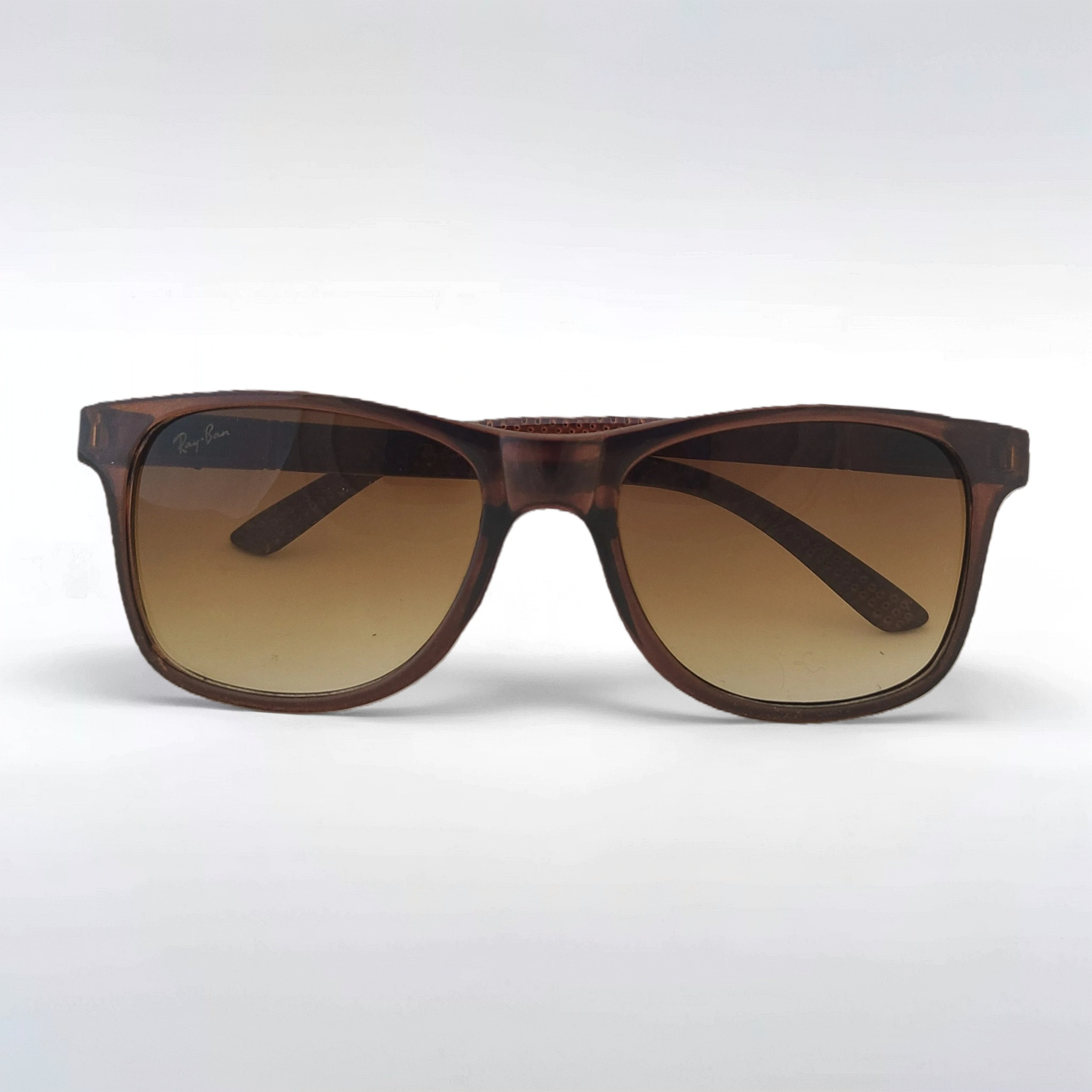 عینک-آفتابی-کلاسیک-ریبن