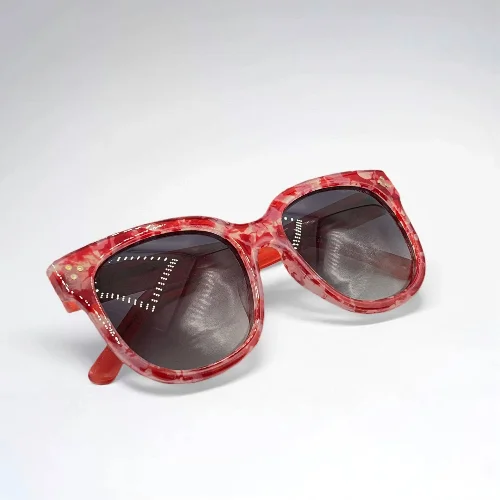 عینک-آفتابی-زنانه-شنل-مرمر-قرمز