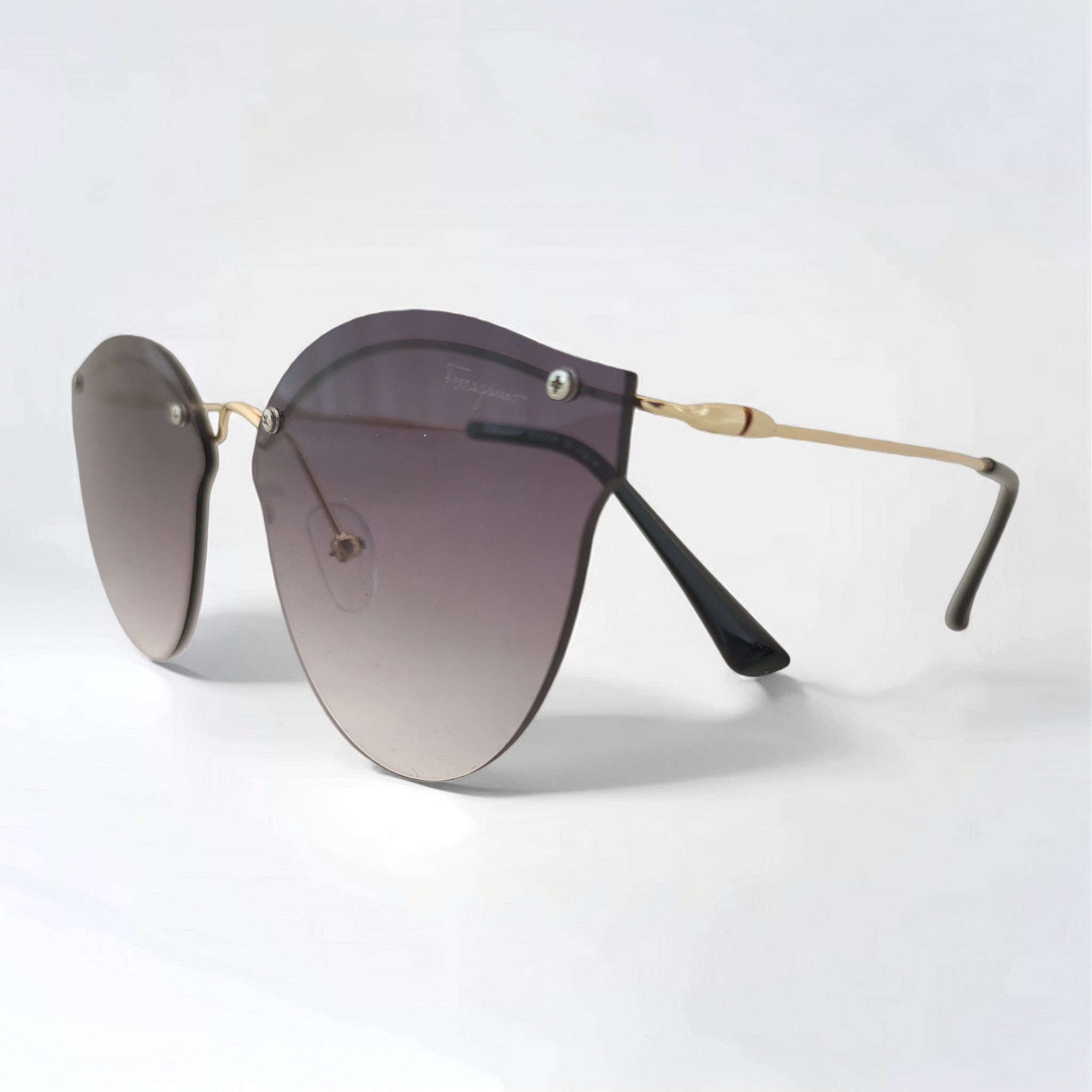 عینک آفتابی فراگامو رنگ دودی بنفش 